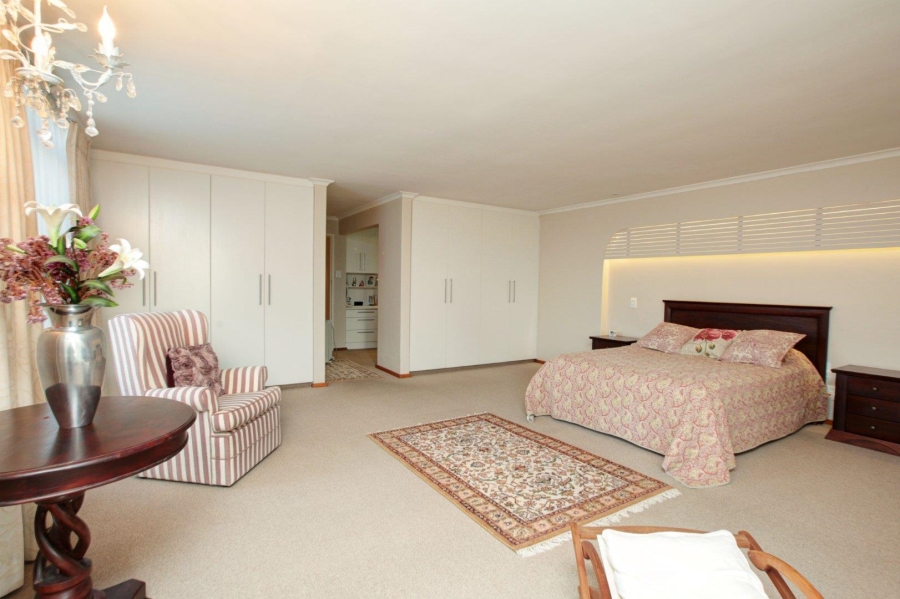 To Let 5 Bedroom Property for Rent in Welgemoed Western Cape